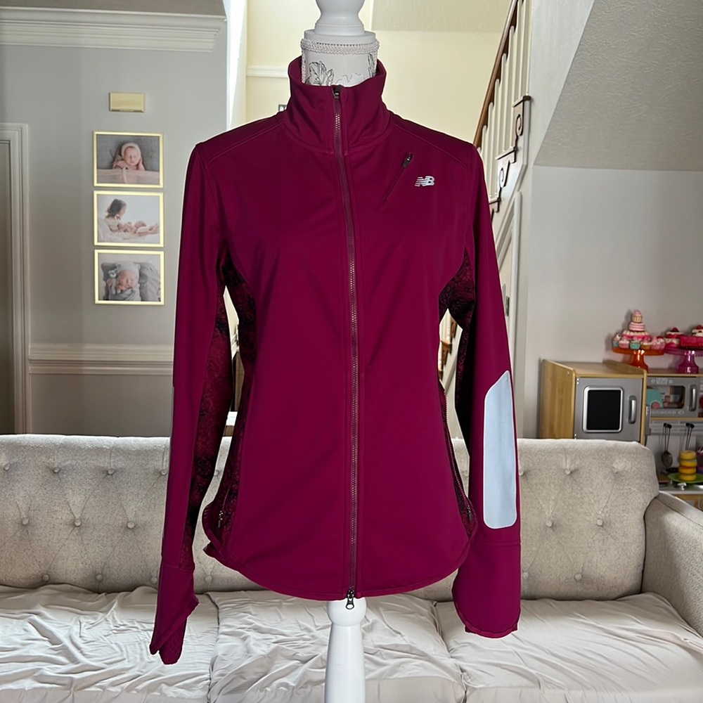 Ladies New Balance NB Heat Run Jacket Sz M Red Violet Purple Reflective Patches
